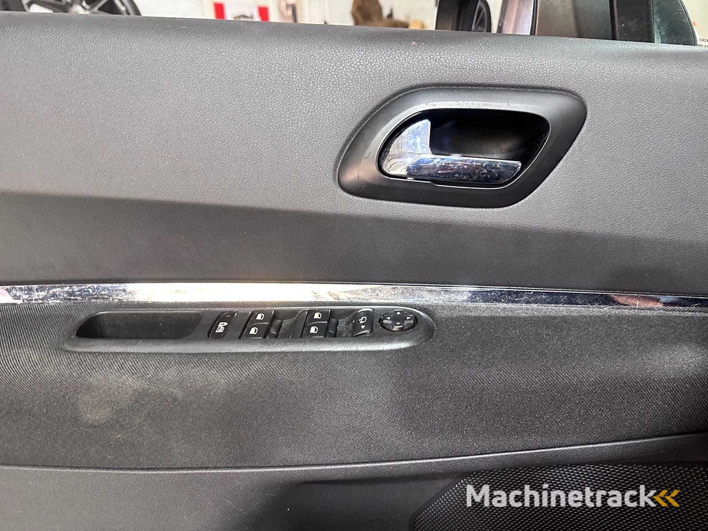 Peugeot - 3008 - 1.6 VTi Première - 35-JPR-1