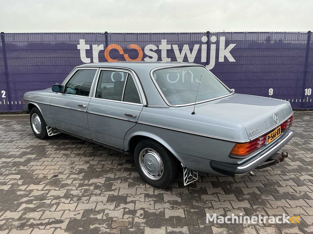 1980 - Mercedes-benz - 300D - Passenger car
