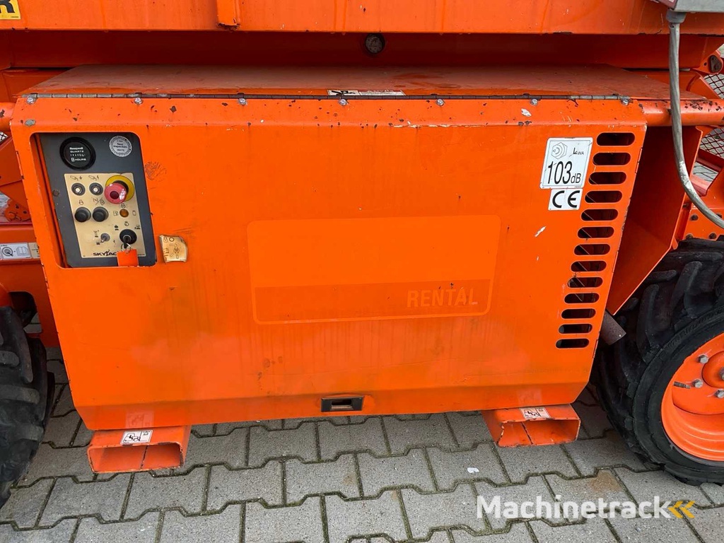 2015 SkyJack SJ 6826RT Hoogwerker 4x4