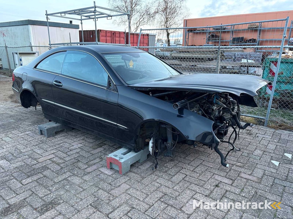 Mercedes-Benz - CLK-class Coupé - 320 CDI Avantgarde - DAMAGE