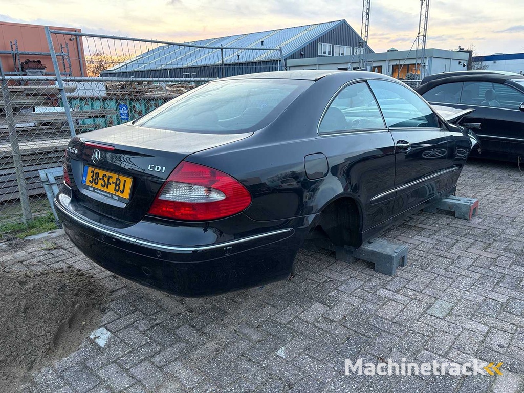 Mercedes-Benz - CLK-class Coupé - 320 CDI Avantgarde - DAMAGE