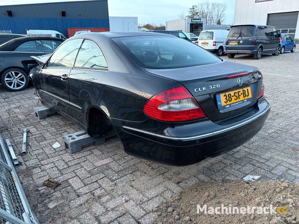 Mercedes-Benz - CLK-class Coupé - 320 CDI Avantgarde - DAMAGE
