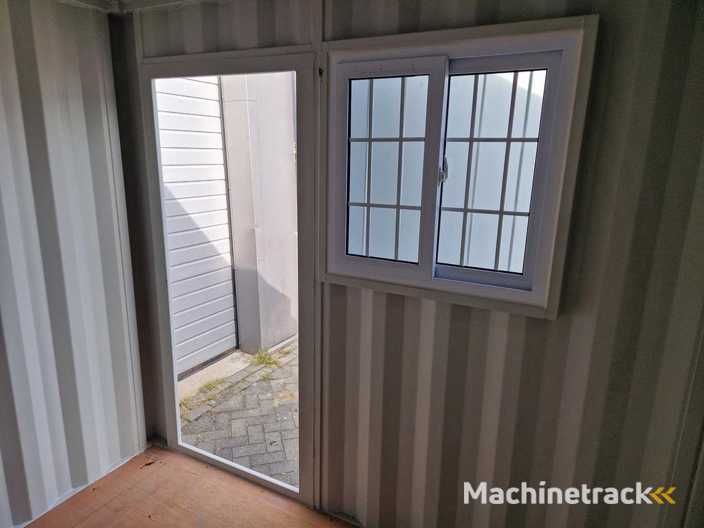 LYPU - 2025 - 9ft - container met zijdeur en zijraam