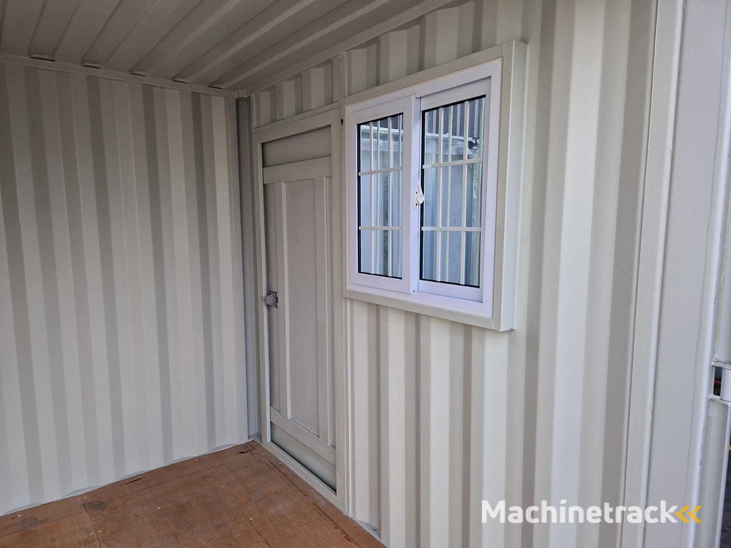 LYPU - 2025 - 9ft - container met zijdeur en zijraam