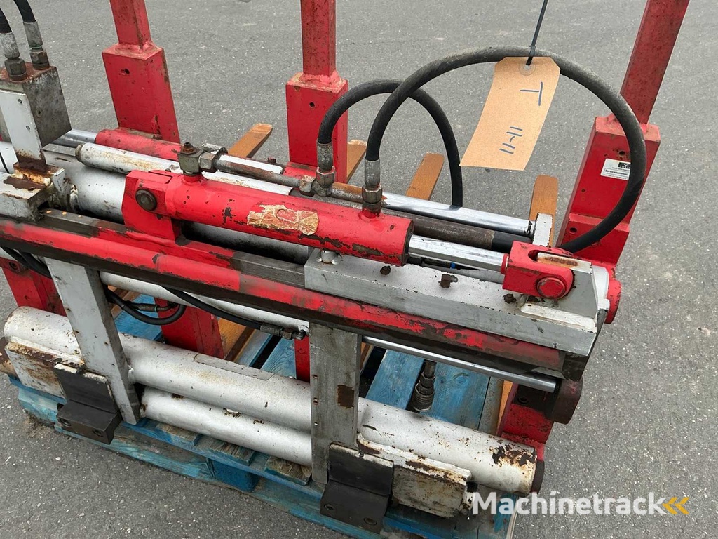 Durwen Double Picker Pallet Storyteller with 4 Spoons