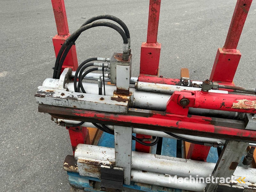 Durwen Double Picker Pallet Storyteller with 4 Spoons