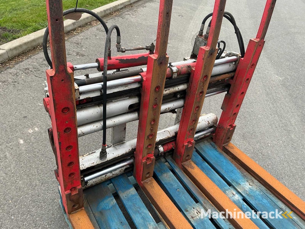 Durwen Double Picker Pallet Storyteller with 4 Spoons