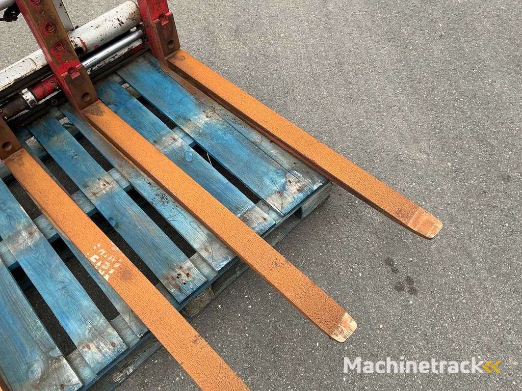 Durwen Double Picker Pallet Storyteller with 4 Spoons