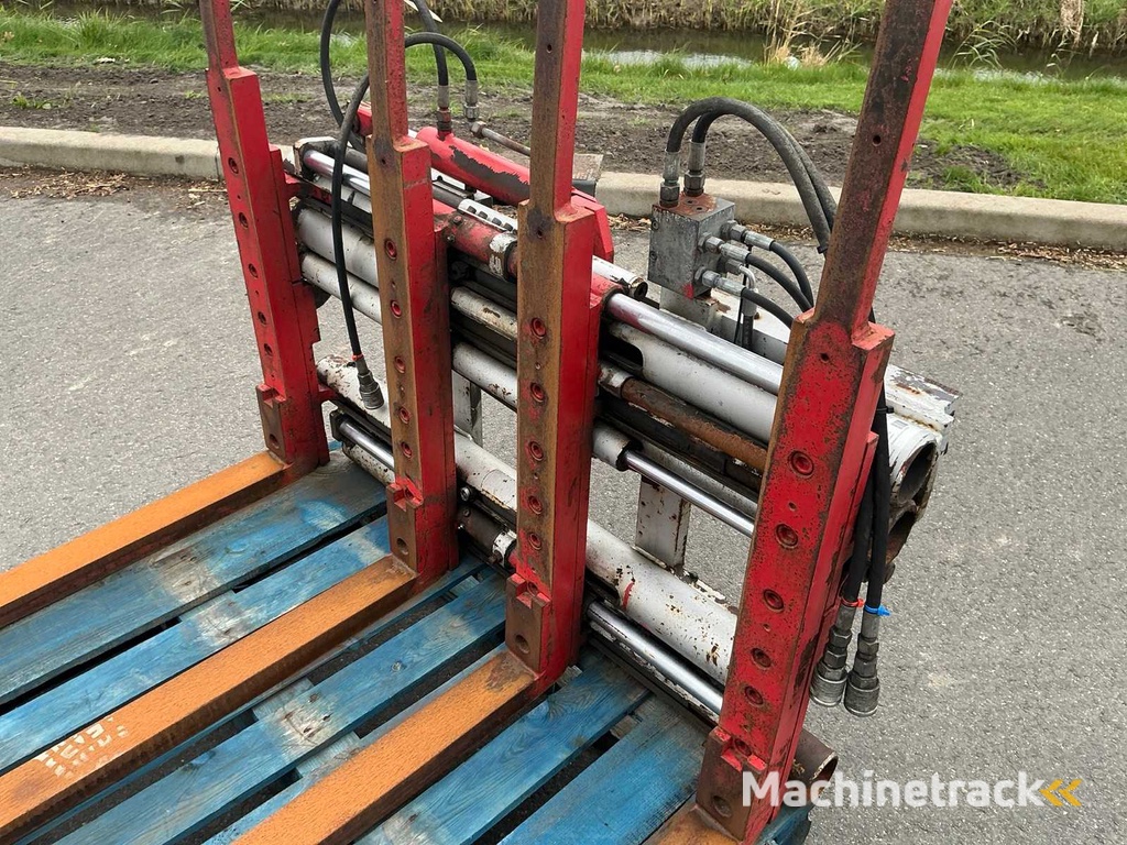 Durwen Double Picker Pallet Storyteller with 4 Spoons