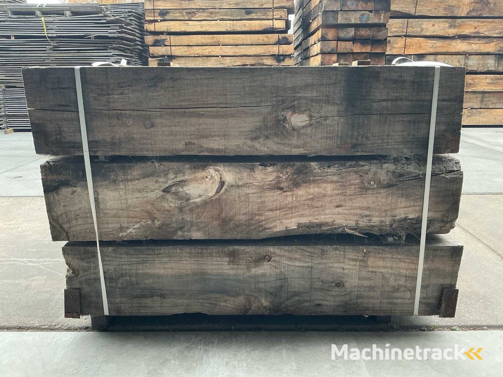 Radiata Pine 1500x300x300 Bouwhout