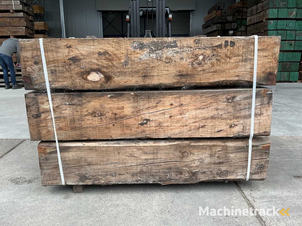 Radiata Pine 1500x300x300 Bouwhout