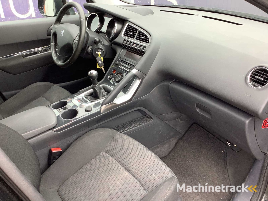 2009 - Peugeot - 3008 - 1.6 VTi Première - Personenauto