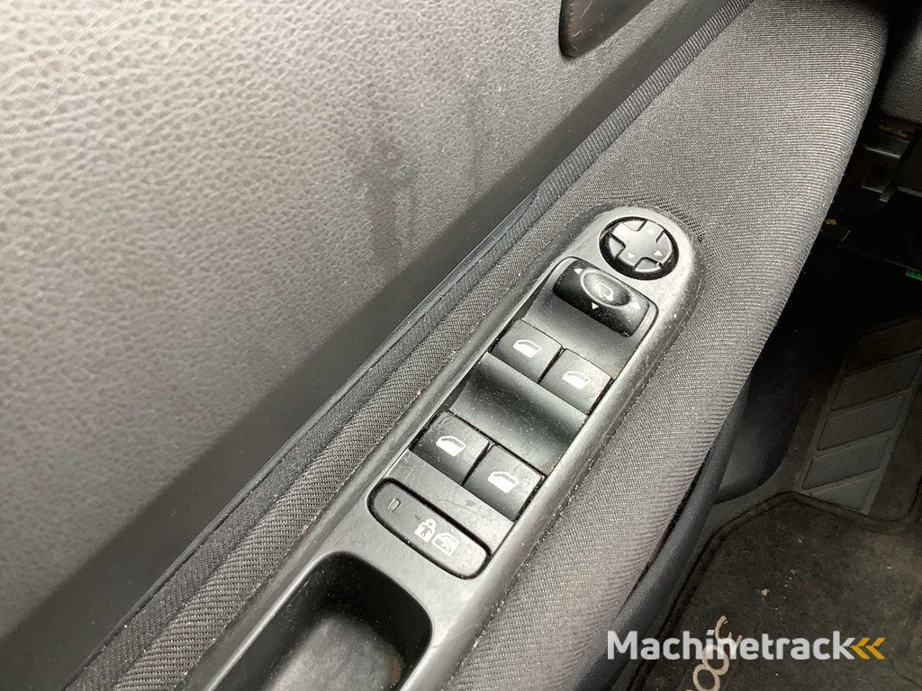 2009 - Peugeot - 3008 - 1.6 VTi Première - Personenauto