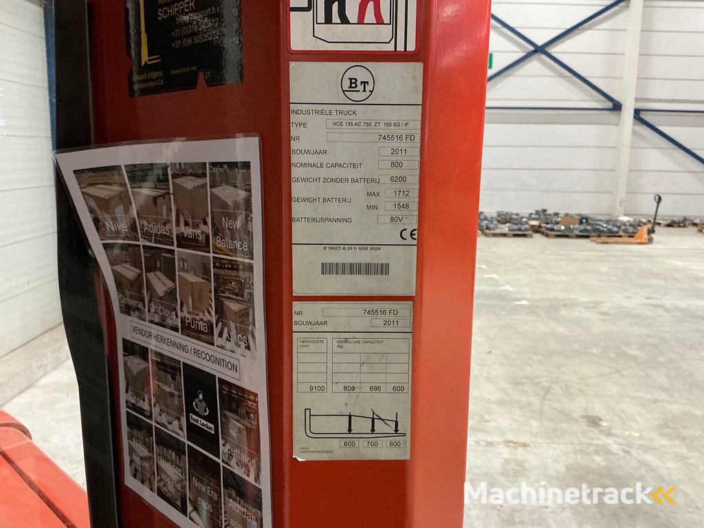 Toyota - 2011 - VCE135 - Smallegangentruck