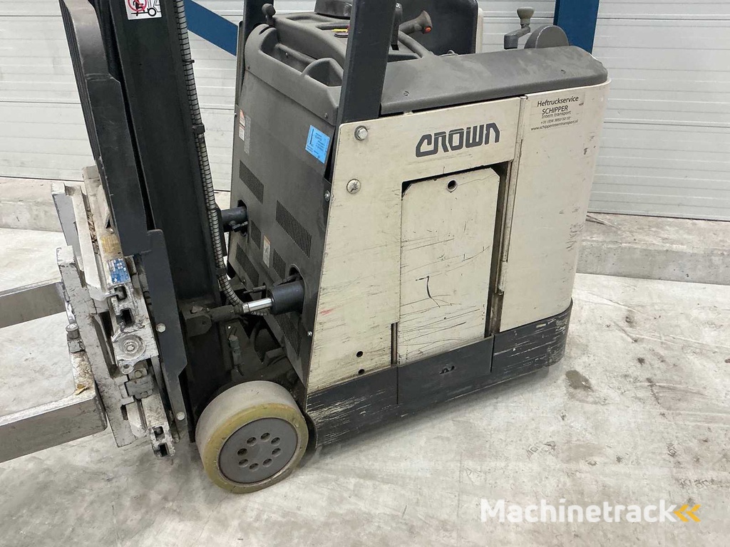 Crown - Reach truck met klem