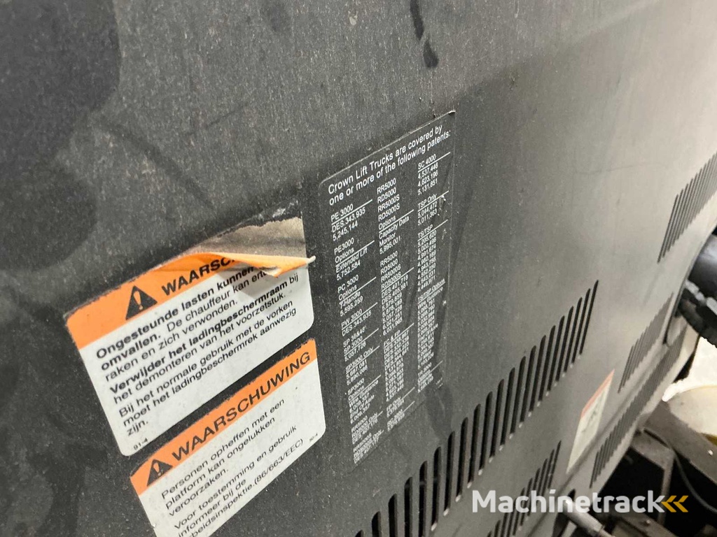 Crown - Reach truck met klem