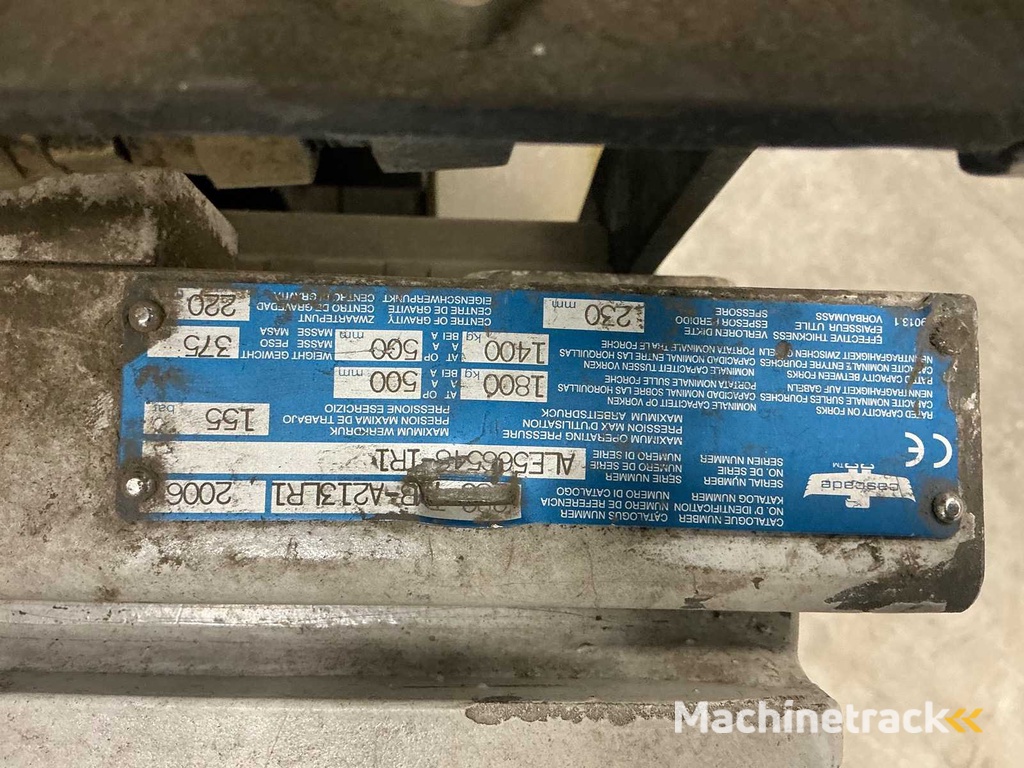 Crown - Reach truck met klem