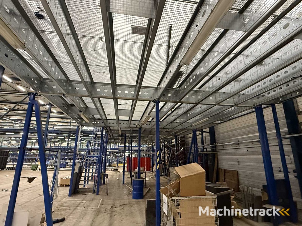 Entresolvloer ca 169 m2; ca 26000x6770x3800mm