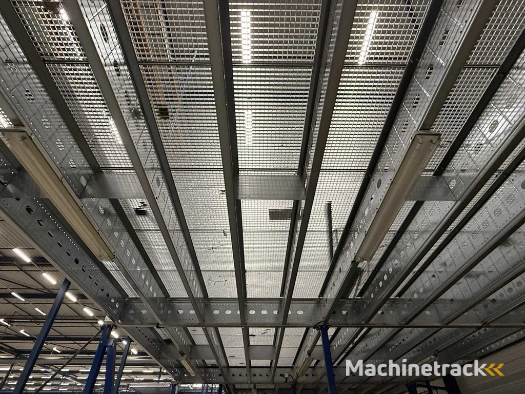 Entresolvloer ca 169 m2; ca 26000x6770x3800mm