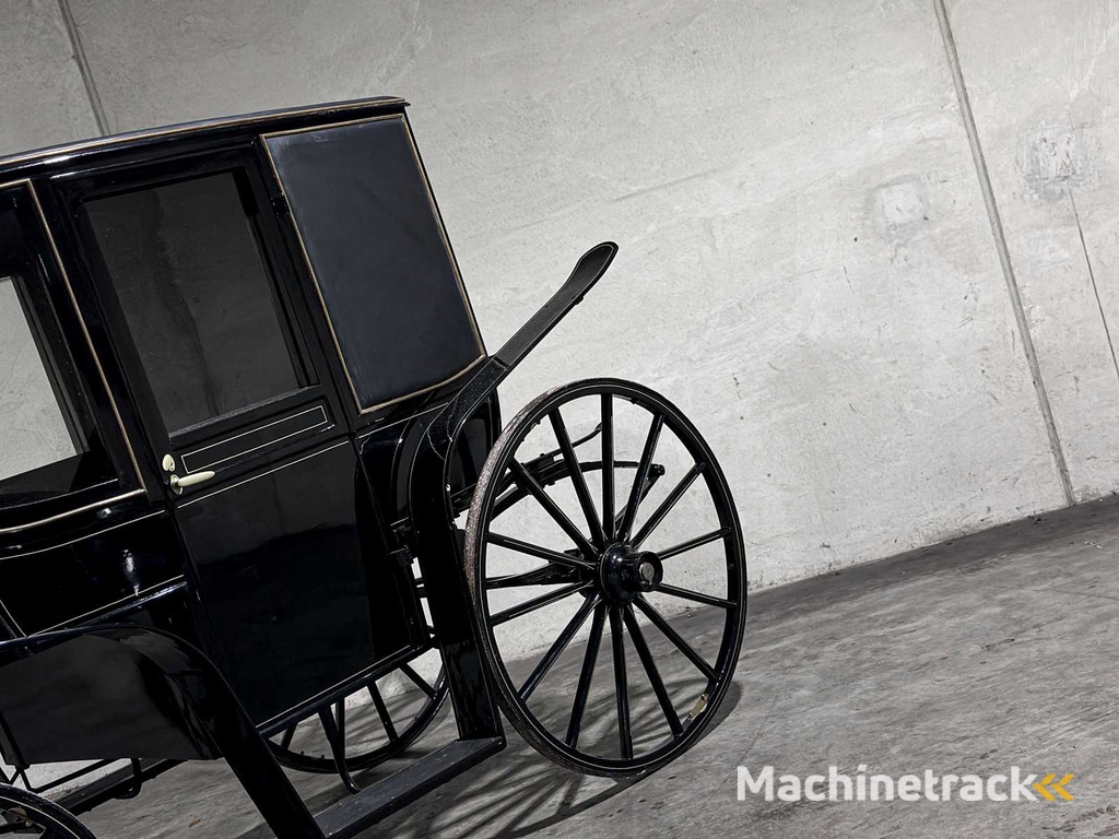 Kutsche Berline Klassische Pferdekutsche