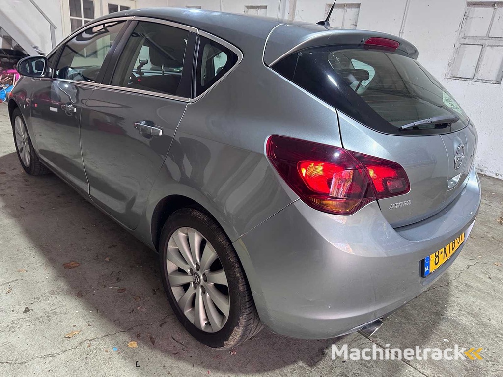 Opel - Astra - 1.4 Turbo GT - 8-KTB-81