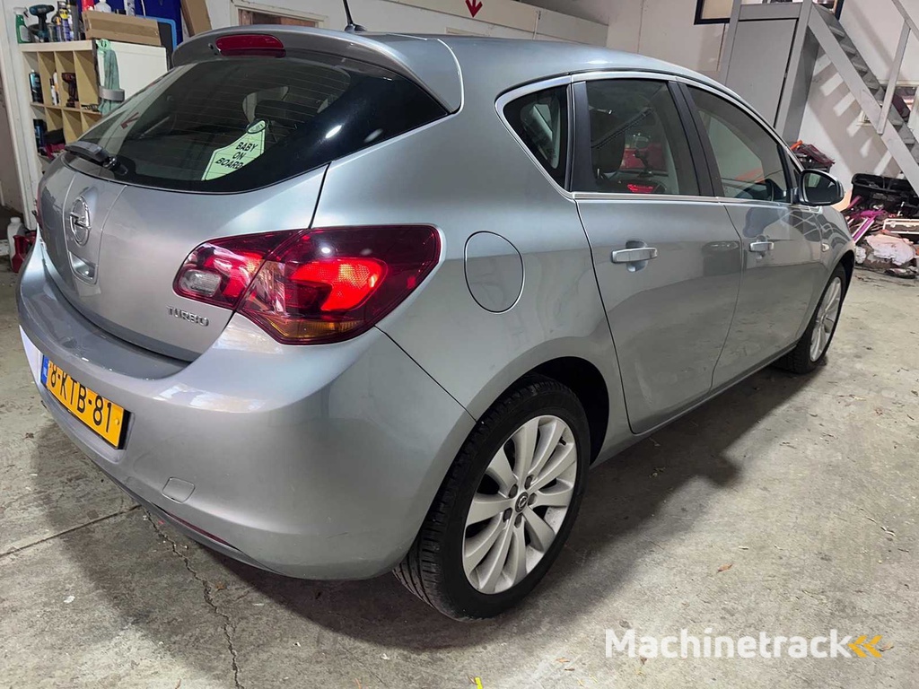Opel - Astra - 1.4 Turbo GT - 8-KTB-81