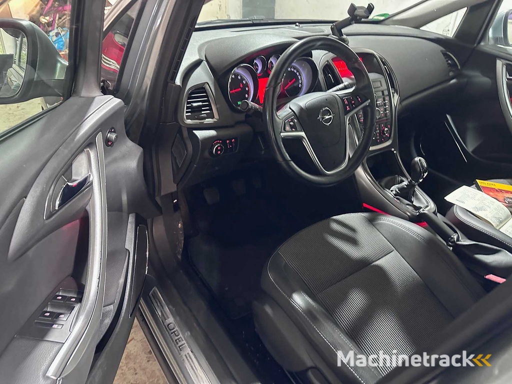 Opel - Astra - 1.4 Turbo GT - 8-KTB-81