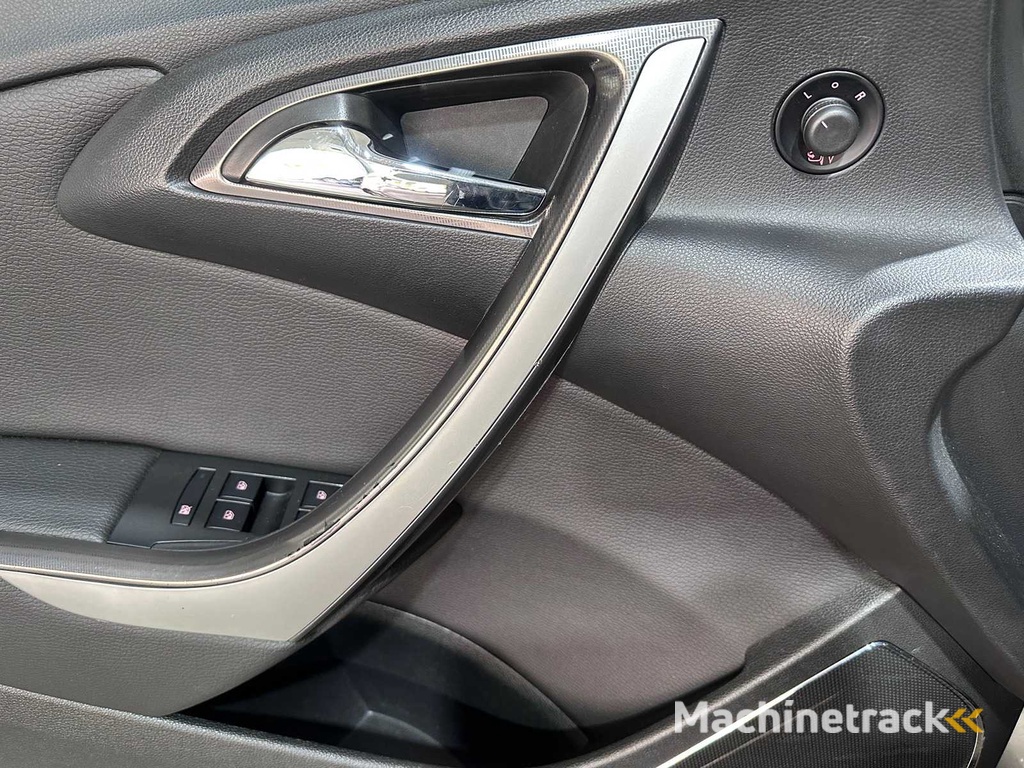 Opel - Astra - 1.4 Turbo GT - 8-KTB-81