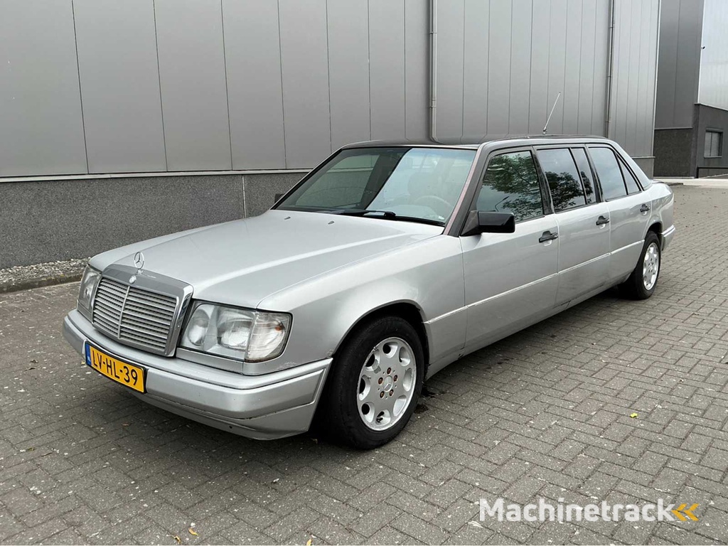 1995 Mercedes-Benz E200D Limousine