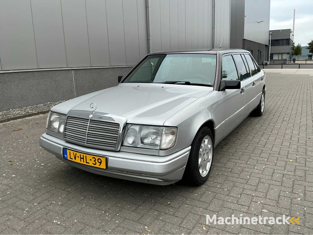 1995 Mercedes-Benz E200D Limousine