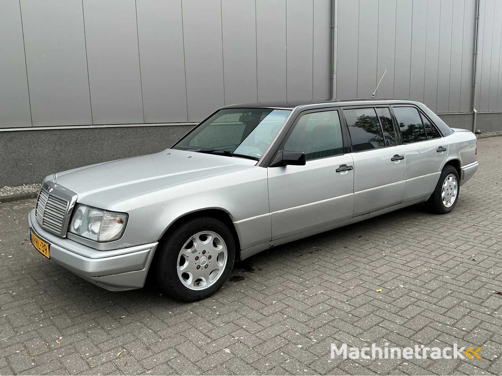 1995 Mercedes-Benz E200D Limousine