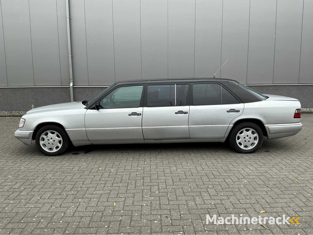 1995 Mercedes-Benz E200D Limousine