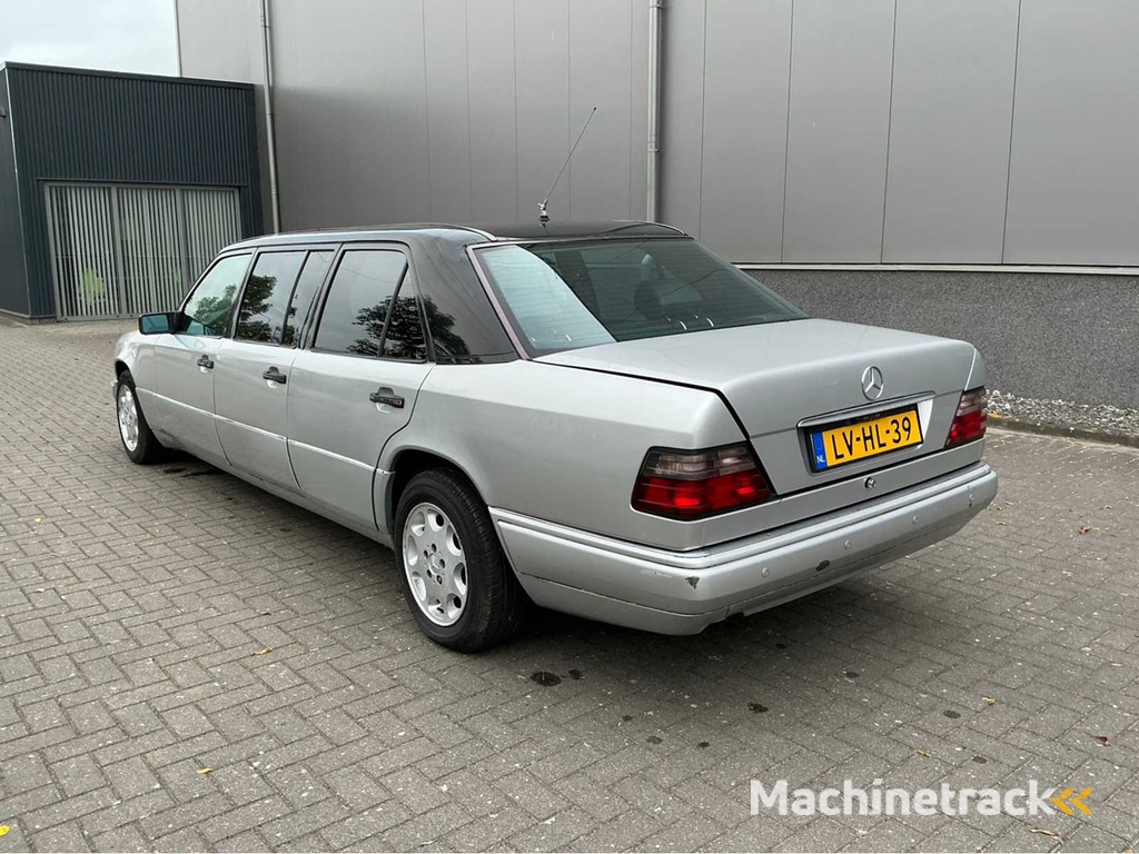 1995 Mercedes-Benz E200D Limousine