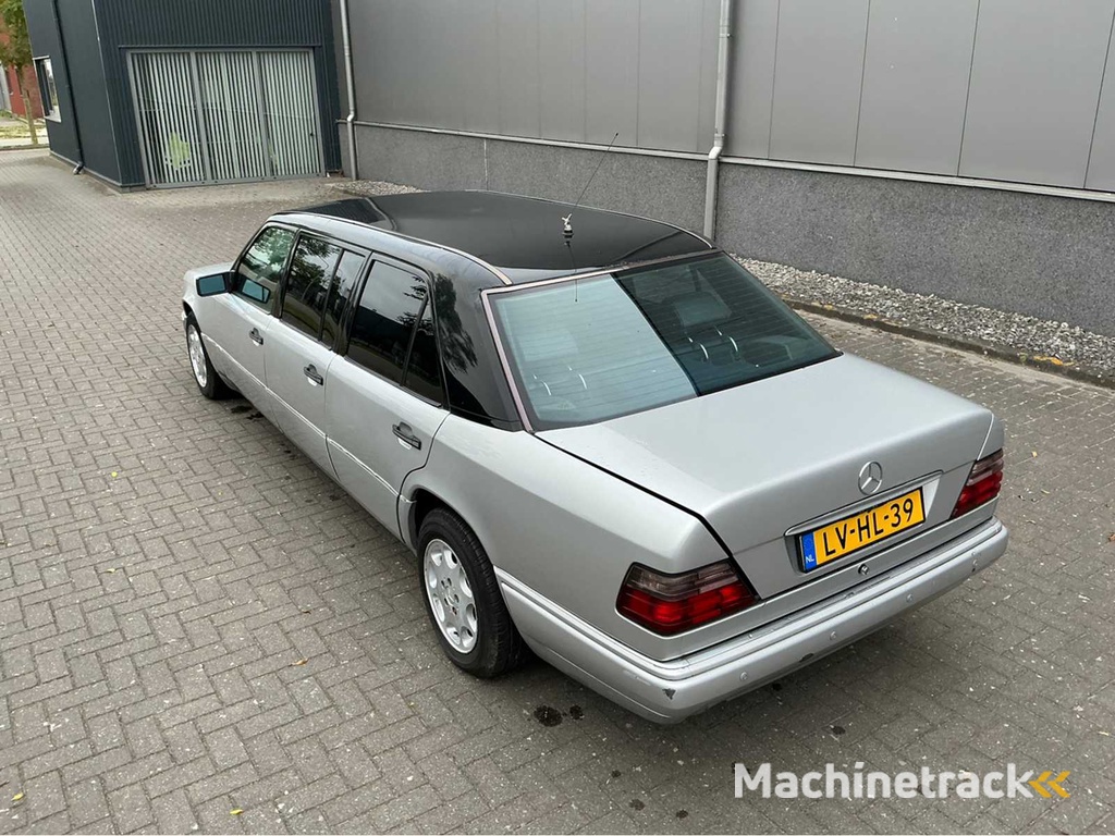 1995 Mercedes-Benz E200D Limousine