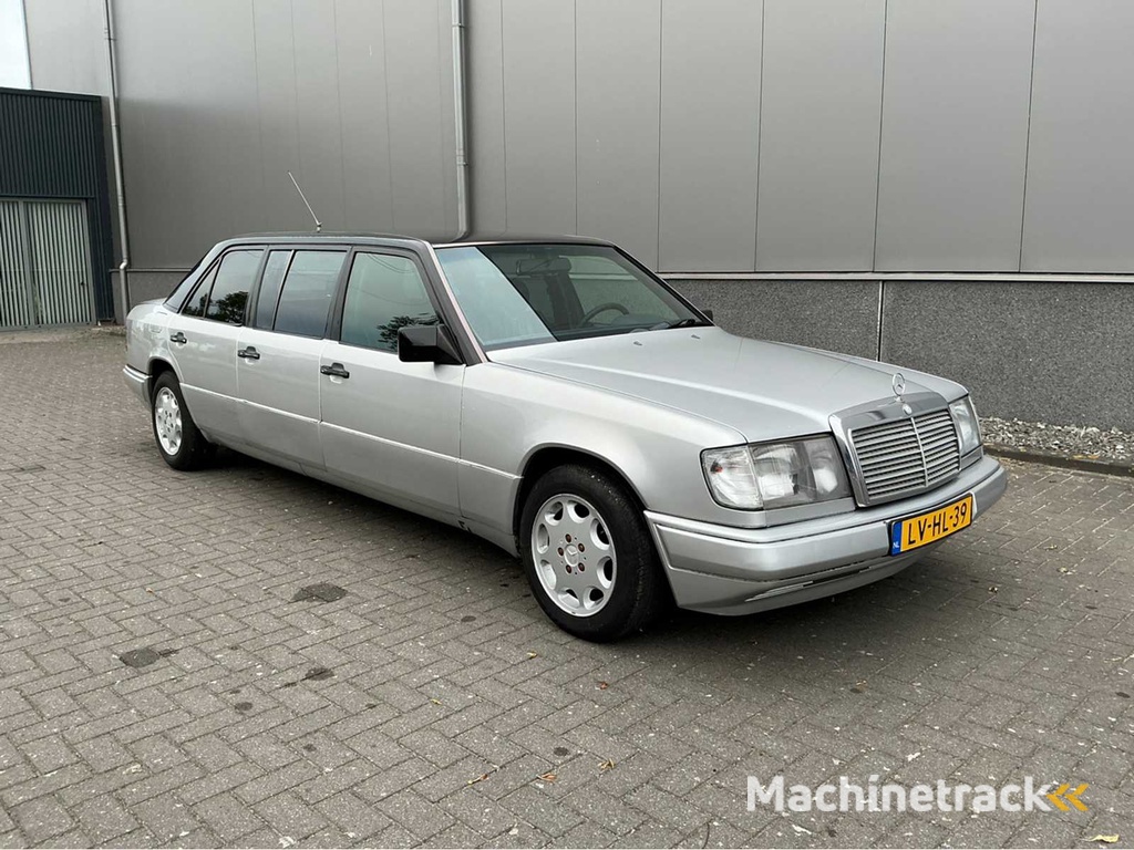 1995 Mercedes-Benz E200D Limousine