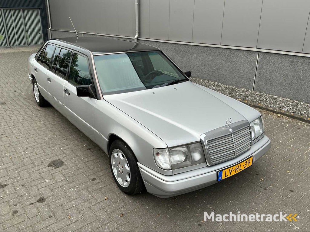 1995 Mercedes-Benz E200D Limousine