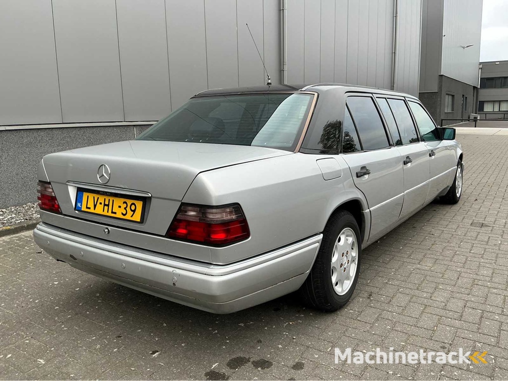 1995 Mercedes-Benz E200D Limousine