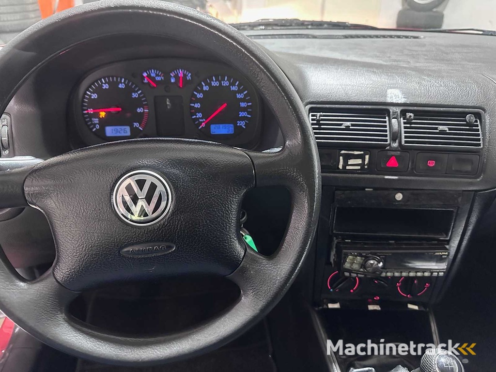 Volkswagen - Golf - 1.4-16V Trendline - 74-DZ-PJ