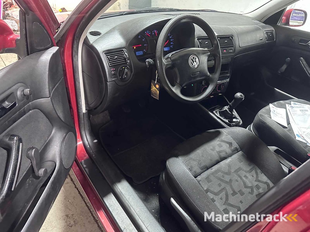 Volkswagen - Golf - 1.4-16V Trendline - 74-DZ-PJ