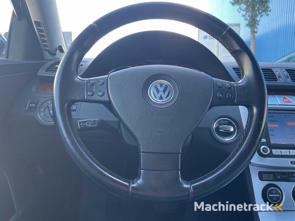 Volkswagen Passat Variant 3.2 V6 Highline 4Motion 2007 | 93-XB-KR