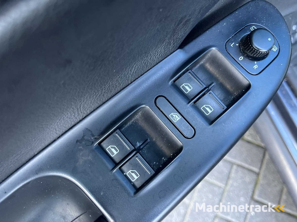 Volkswagen Passat Variant 3.2 V6 Highline 4Motion 2007 | 93-XB-KR