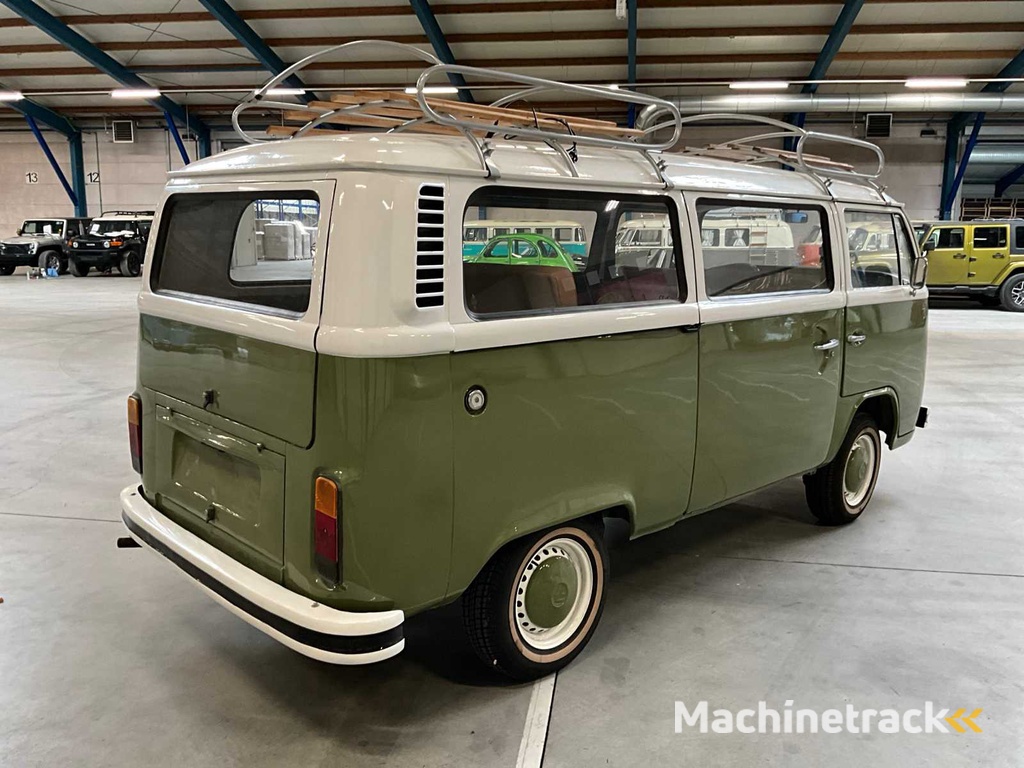 1975 Volkswagen T2 Personenbus