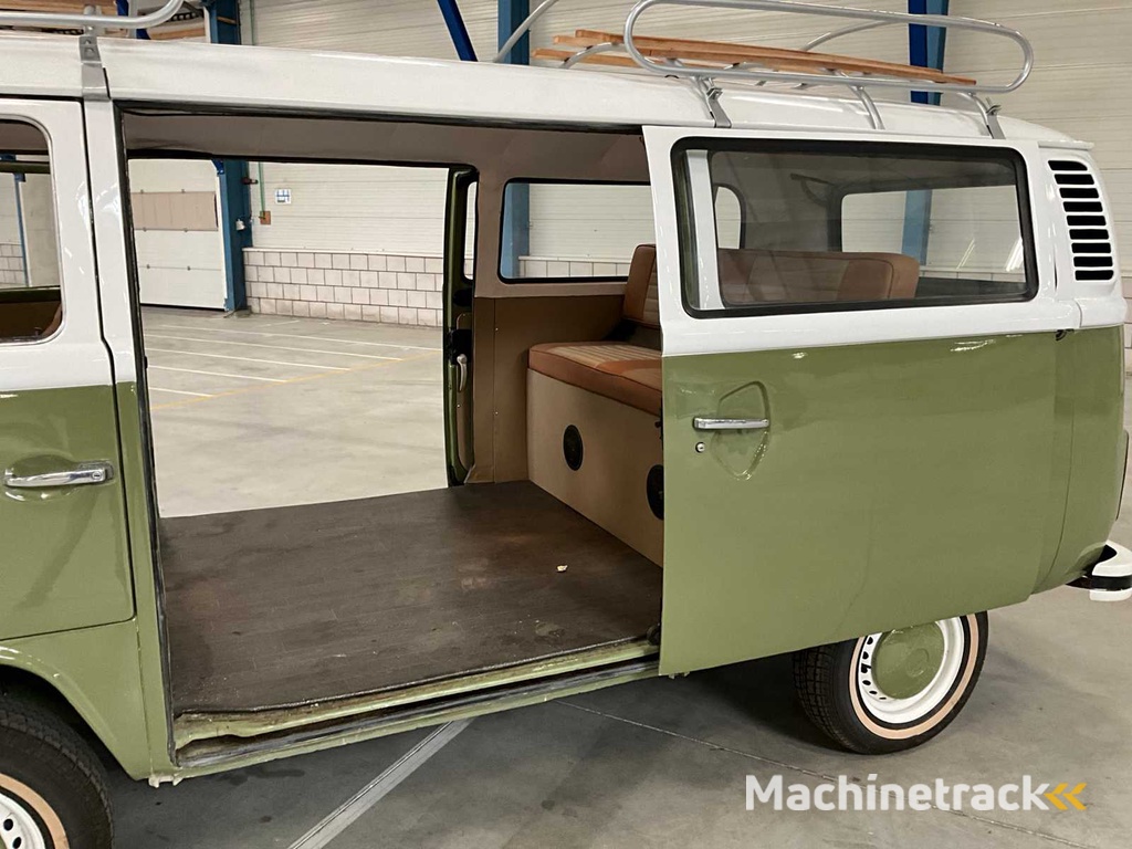 1975 Volkswagen T2 Personenbus
