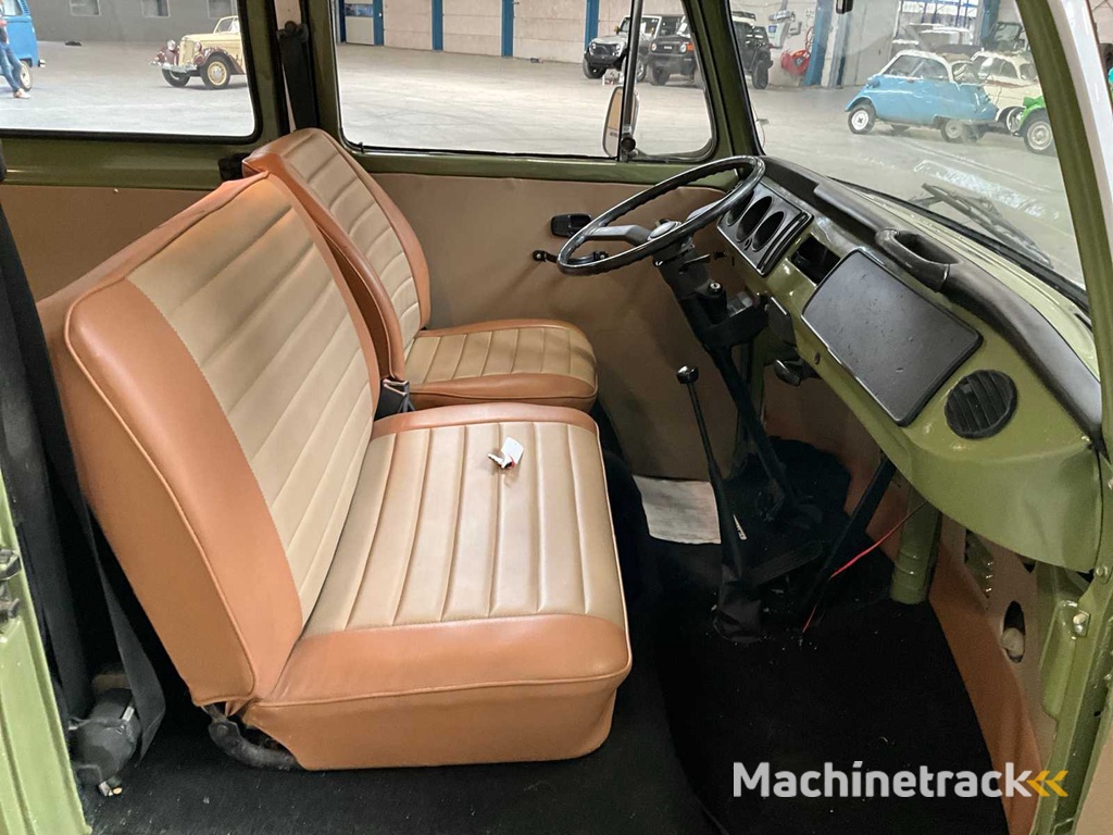 1975 Volkswagen T2 Personenbus