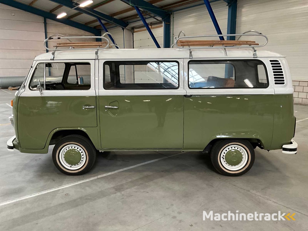 1975 Volkswagen T2 Personenbus