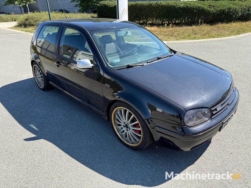 VOLKSWAGEN - 2004 - GOLF - 4 - Personenkraftwagen