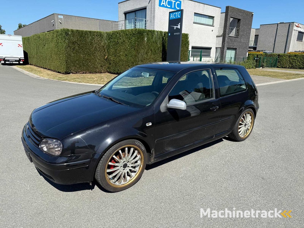VOLKSWAGEN - 2004 - GOLF - 4 - Personenkraftwagen