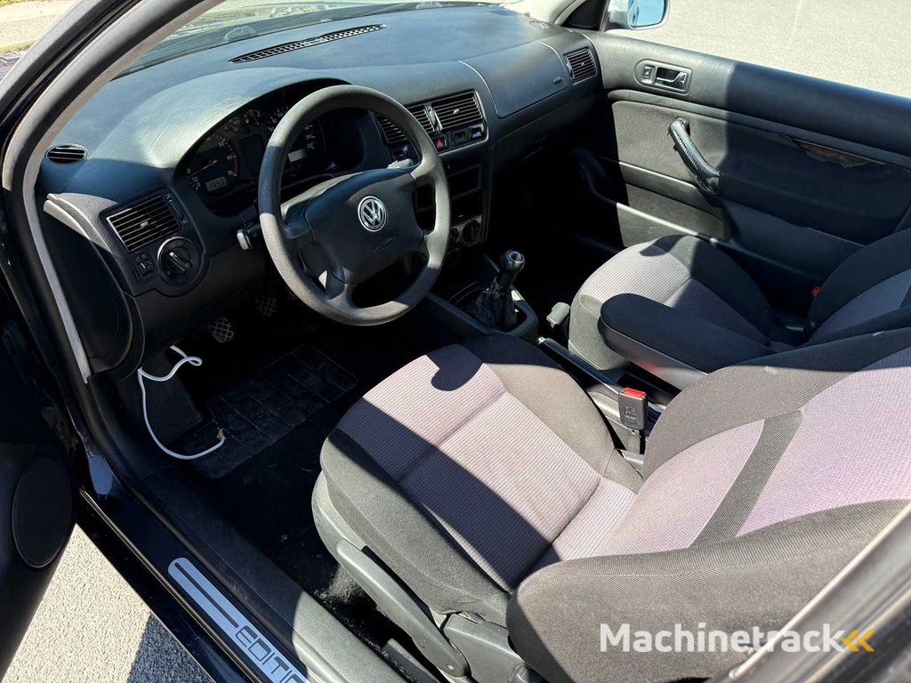 VOLKSWAGEN - 2004 - GOLF - 4 - Personenkraftwagen