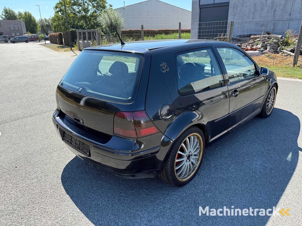 VOLKSWAGEN - 2004 - GOLF - 4 - Personenkraftwagen