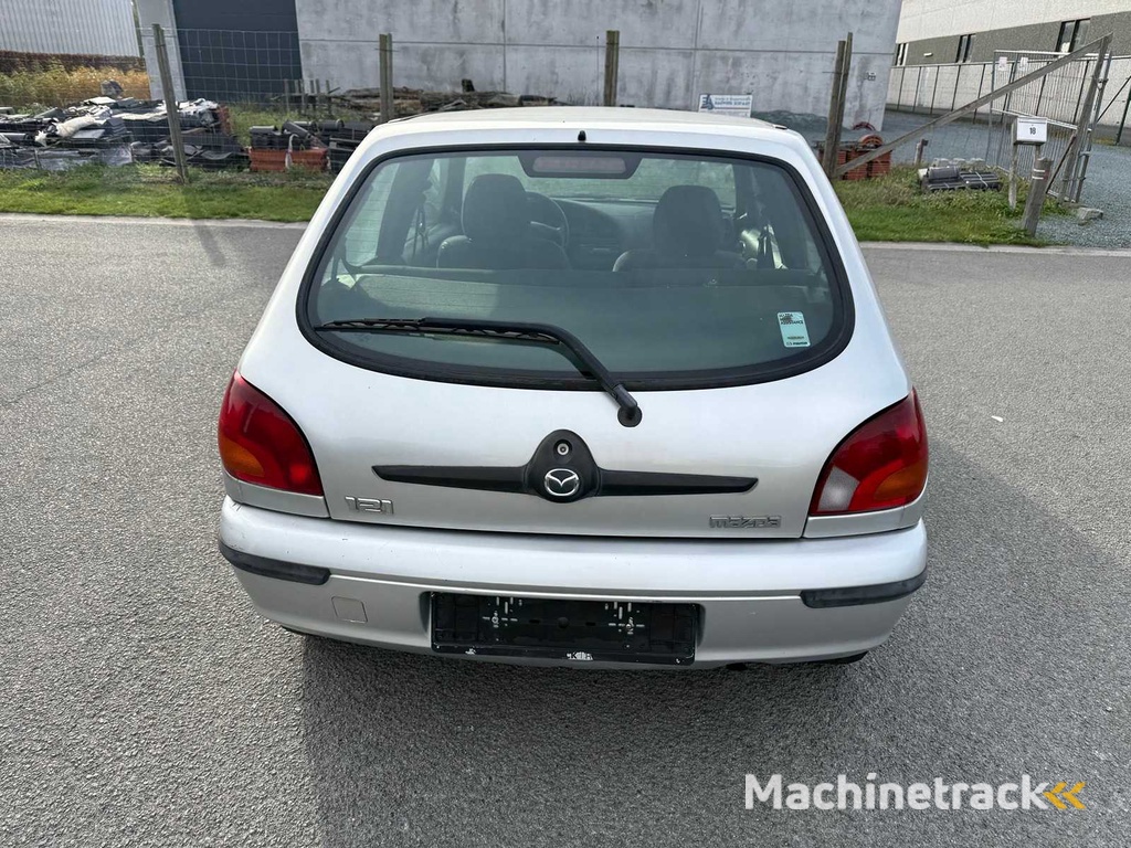 MAZDA - 2001 - 123 - PKW
